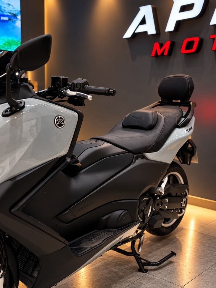 Yamaha T-Max 563 2025 — photo 3, showroom APEX MOTO