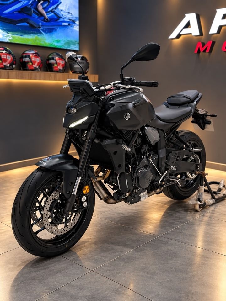 Yamaha MT-07 Full Black 2026 — photo 1, showroom APEX MOTO